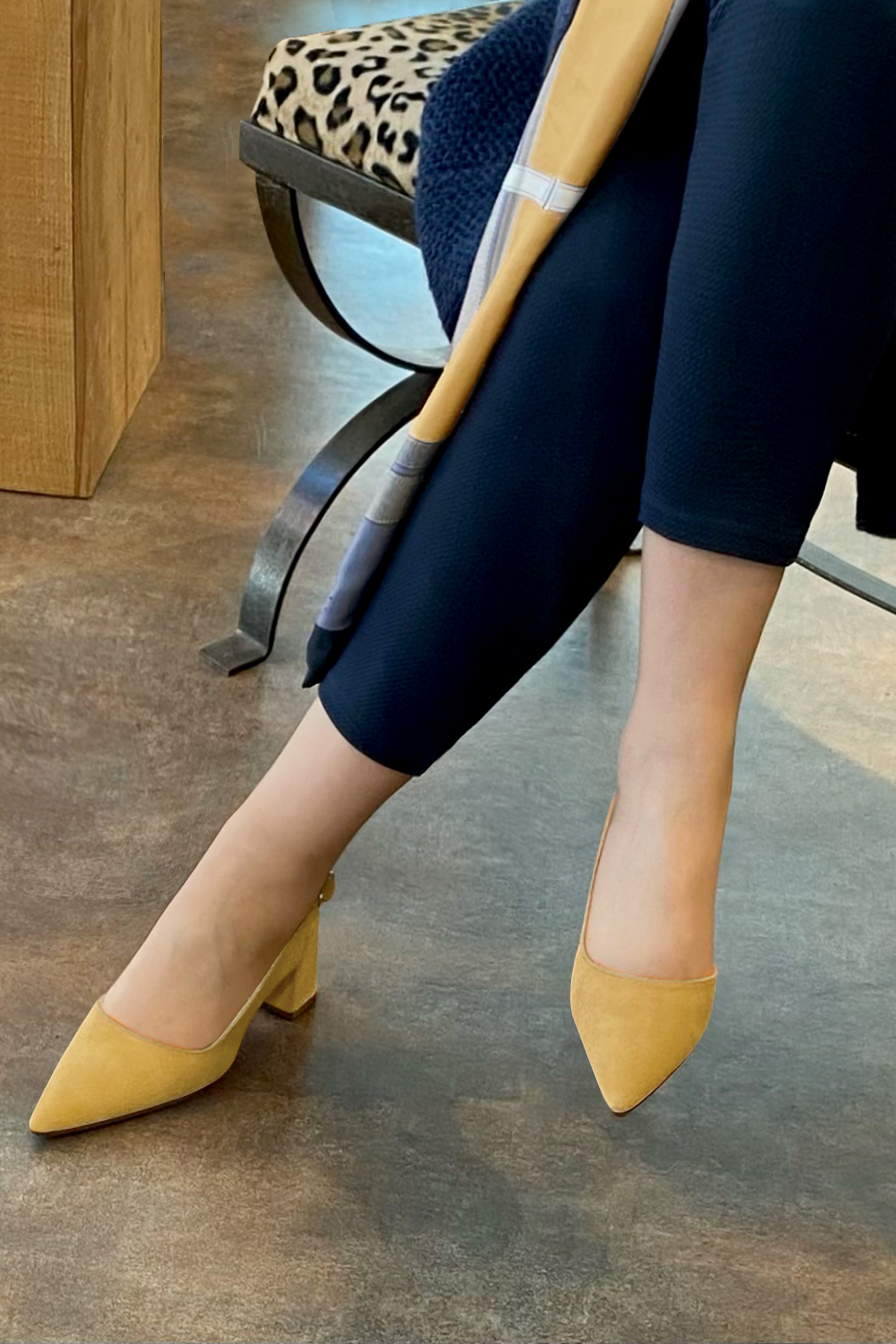 Mustard yellow women's slingback shoes. Pointed toe. Medium flare heels. Worn view - Florence KOOIJMAN